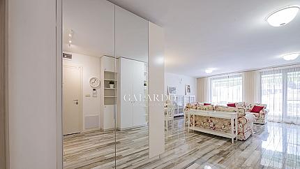 Тристаен апартамент за продажба в затворен комплекс в кв. Симеоново