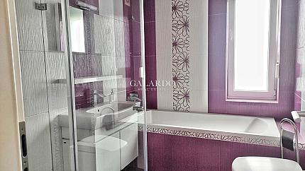 Самостоятелна къща за продажба в затворен комплекс в.з. Малинова долина