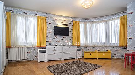 Пентхаус за продажба с прекрасни гледки към Витоша в кв. Лозенец