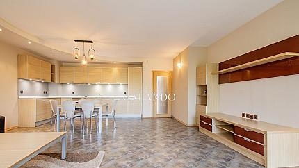 Spacious apartment in a representative building