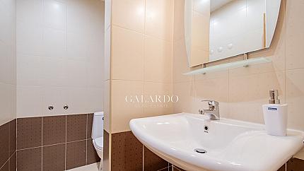 Spacious apartment in a representative building