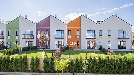 A luxurious and sunny four-bedroom house in the "Residential Park Lozen" complex
