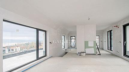 Incredible penthouse with fabulous terraces and views in a new condominium