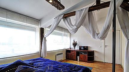 Панорамен, тристаен апартамент в Затворен комплекс