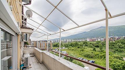 Просторен и светъл апартамент до Bulgaria Mall