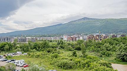 Просторен и светъл апартамент до Bulgaria Mall