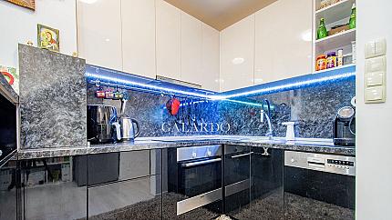 One-bedroom apartment on two levels