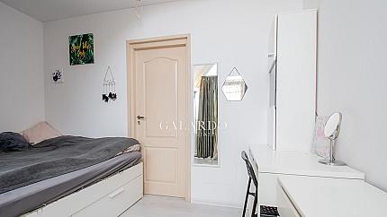 One-bedroom apartment on two levels