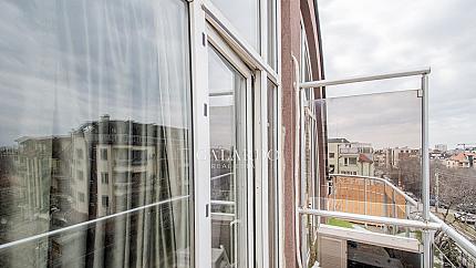 One-bedroom apartment on two levels