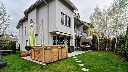 Stylish furnished house in a gated complex near Simeonovsko shosse