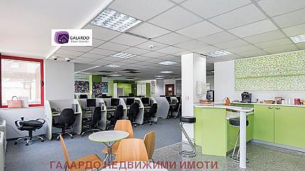 Офис в Бизнес сграда до парка Заимов