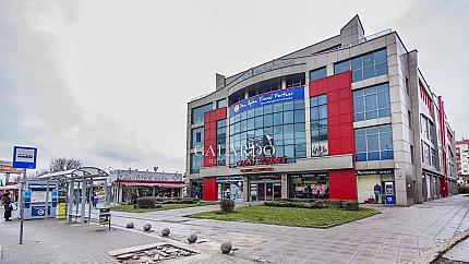 Партерен офис с централна локация в Младост 1А