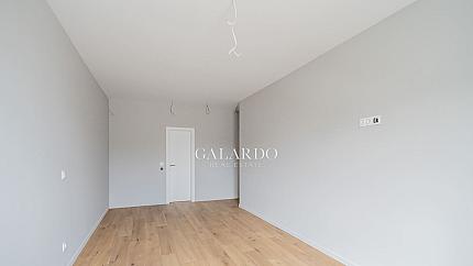 Beautiful 3-bedroom apartment in a gated complex