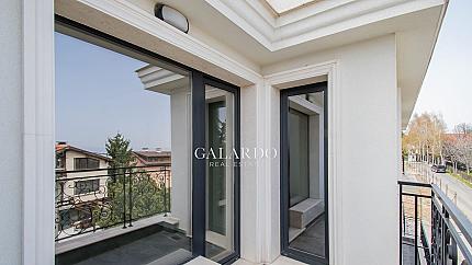 Beautiful 3-bedroom apartment in a gated complex