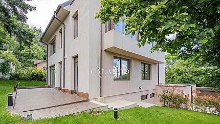 Spacious modern detached house in the district Boyana
