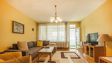 Spacious apartment next to the National Palace of Culture