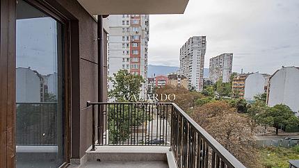 Двустаен апартамент до МОЛ София в малка бутикова сграда