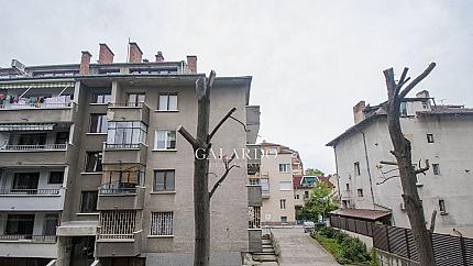 Апартамент с една спалня в малка бутикова сграда, кв.Оборище
