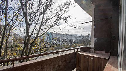 Южен реновиран апартамент с една спалня до метростанция, кв.Хаджи Димитър