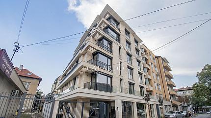 Просторен пентхаус с чудесна тераса и напълно завършен в кв. Красно село