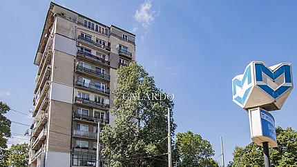 Двустаен южен апартамент непосредствено до Метростанция Вардар