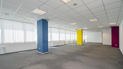 Office in a luxury office building in the district Druzhba 2