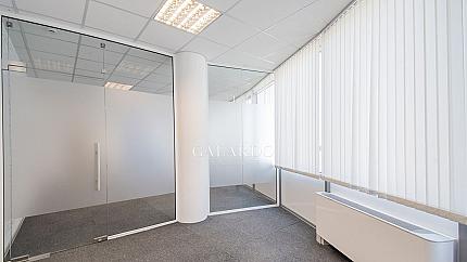 Office in a luxury office building in the district Druzhba 2
