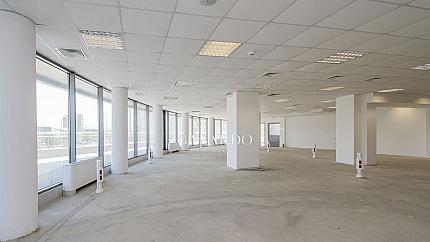 Spacious office in a luxury office building in the district. Druzhba 2