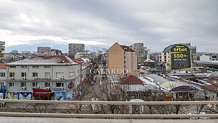 Многостаен апартамент до пазар Красно село