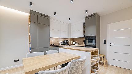 Напълно обзаведен 3-стаен апартамент в Белия Квартал, кв.Кръстова вада