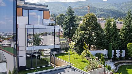 Прекраснa еднофамилна къщa с басейн в кв. Драгалевци