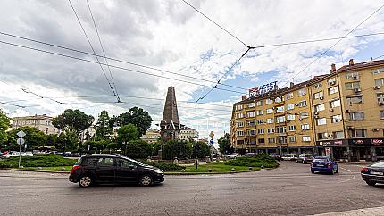 Апартамент на две нива до паметника Левски