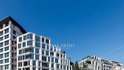 Тристаен  апартамент в луксозна сграда на метри от МОЛ Парадайс