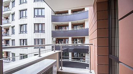 Tристаен апартамент в комплекс Есте, кв.Изток