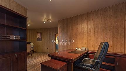 Furnished new office in a new building on Madrid Blvd.
