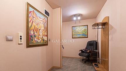 Furnished new office in a new building on Madrid Blvd.