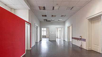 Офис в аристократична сграда до Цар Освободител