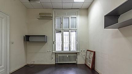 Офис в аристократична сграда до Цар Освободител