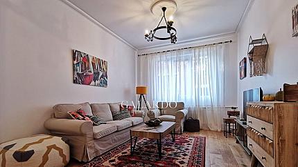 Тристаен апартамент в кв Оборище за продажба