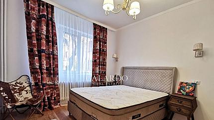 Тристаен апартамент в кв Оборище за продажба