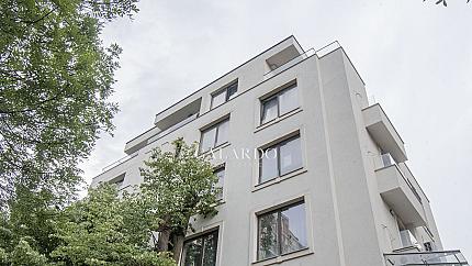 Апартамент на две нива до НДК с прекрасни гледки