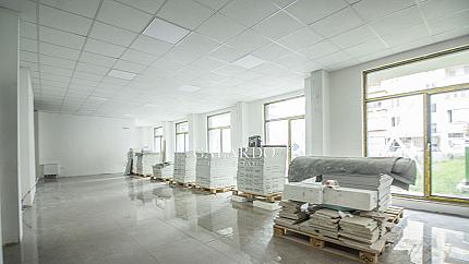 Нов магазин със собствен паркинг до булевард, кв.Гео Милев