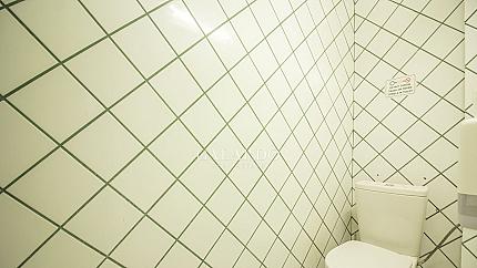 Просторен самостоятелен офис до Съдебната Палата, Център