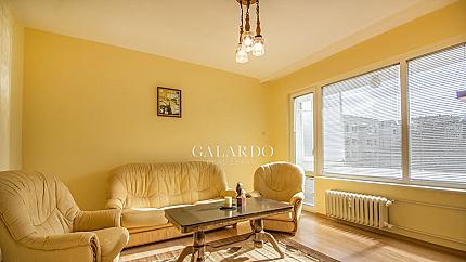 Южен апартамент с една спалня до парк, кв. Иван Вазов