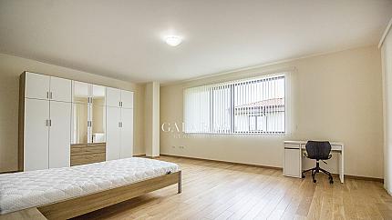 Къща за продажба  в затворен комплекс в кв.Бистрица