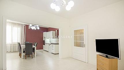 Three bedroom south apartment next to French High School