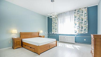Three bedroom south apartment next to French High School