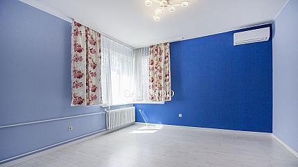 Three bedroom south apartment next to French High School