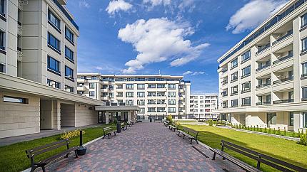 Изключителен тристаен апартамент с панорамна тераса в кв.Младост- 2