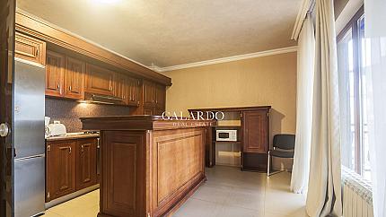 Furnished three-bedroom apartment with two levels in a gated complex, Vitosha